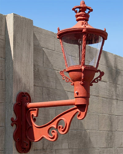 Farol Colonial grande, de pared.
