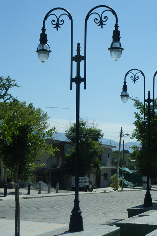 Poste Zinacatepec 2 luces.